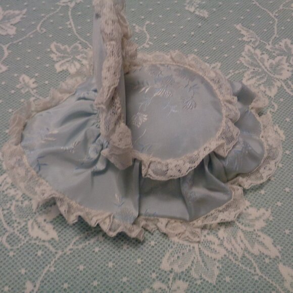 VINTAGE GLASS BUTTERFUL DISH & BLUE SATIN PIN CUSHIN - Picture 6 of 16